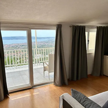 Apartman Retreat With A View